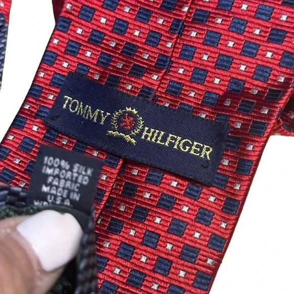 Tommy Hilfiger Men's Red Regular Fit Core Silk Neckties - Picture 4 of 5